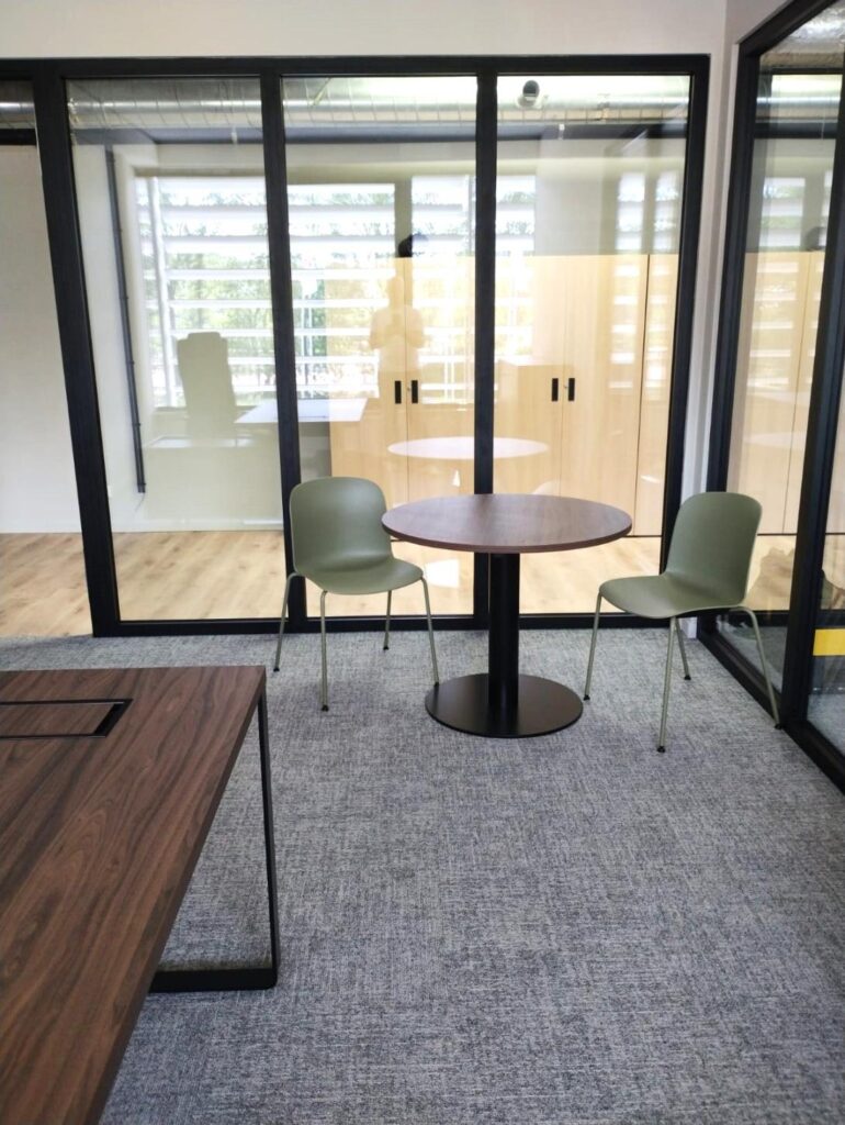 Chaises Infiniti Relief