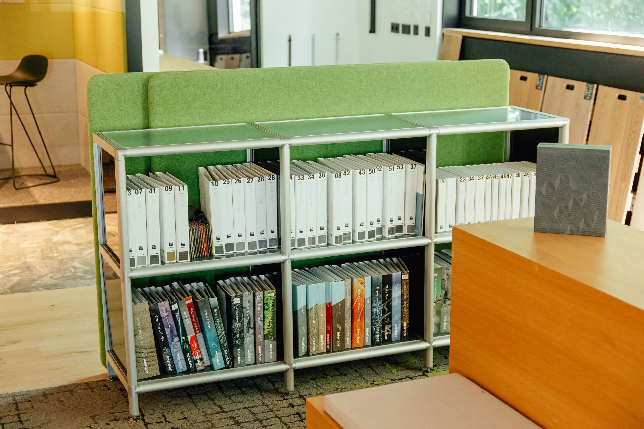Werkruimte ingericht en opgeleverd door Wooh