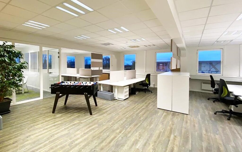 open-space-bench-gerflor-vinyle-effet-bois