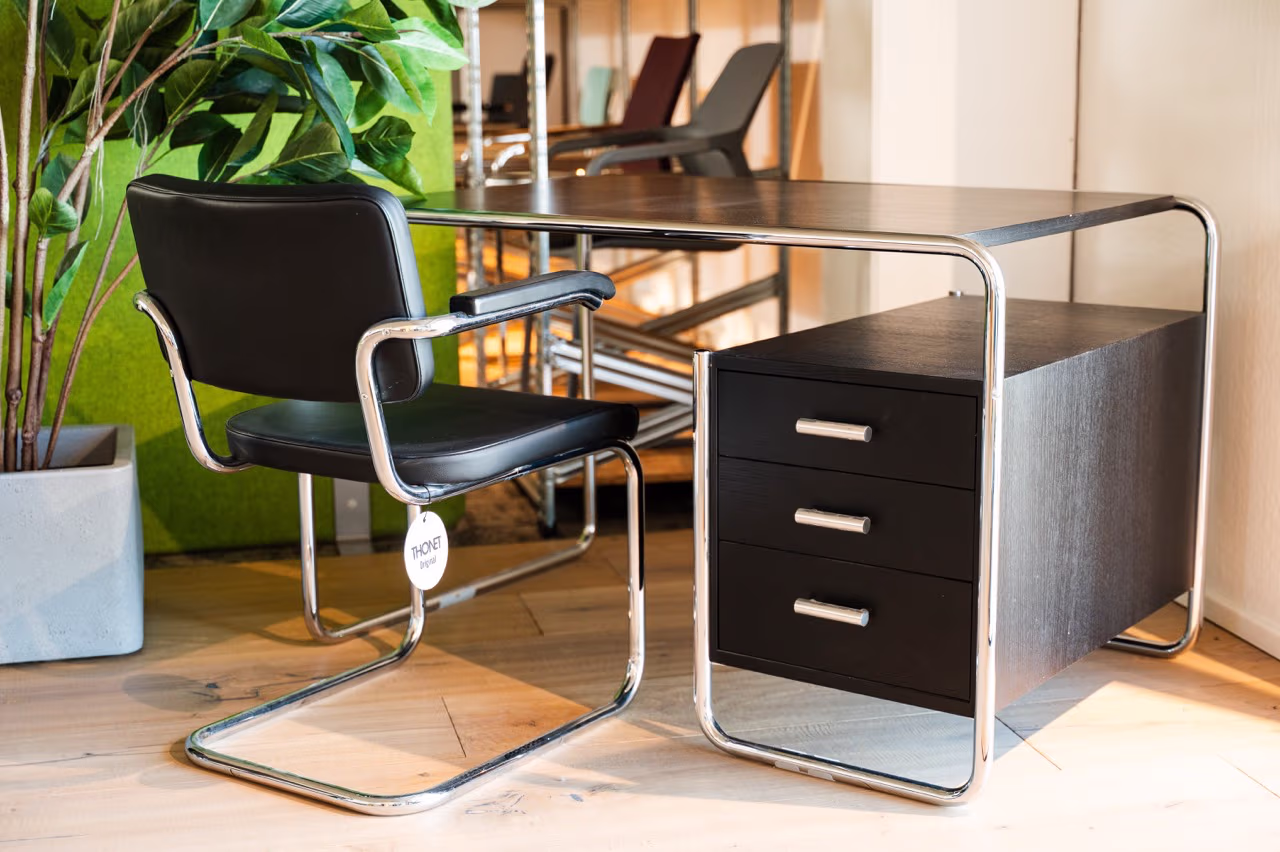 Bureau Thonet S 285/2 – Acier chromé