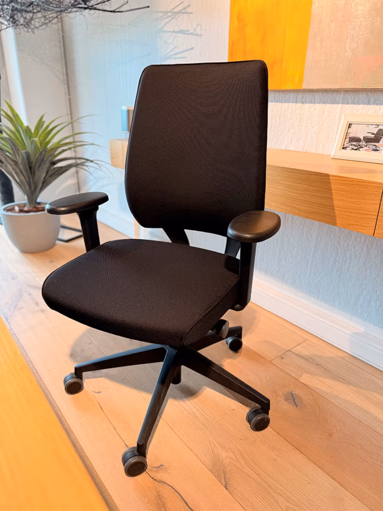 Interstuhl Joyce JC1N1 black ergonomic office chair