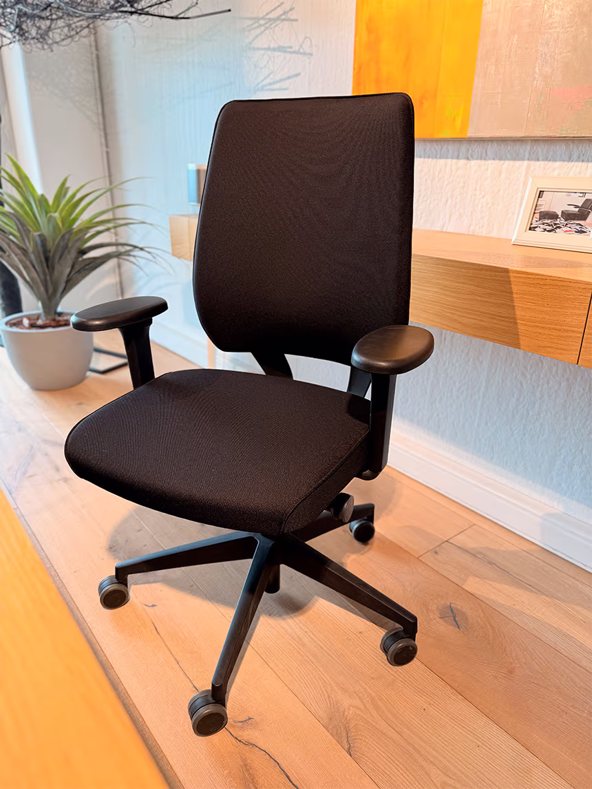 Interstuhl Joyce JC1N1 black ergonomic office chair