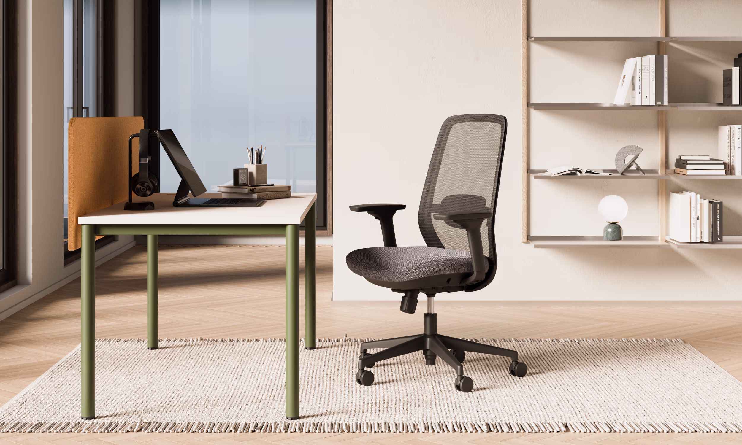 Chaise de bureau ergonomique Elovie Nowy Styl dans un aménagement de bureau à domicile